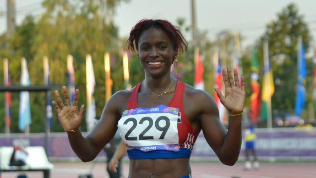 Liranyi Alonzo corre hacia la historia y pinta de oro a&nbsp;Dominicana