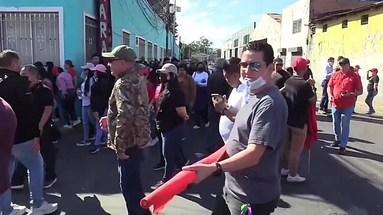 Simpatizantes del partido oficial salen a las calles en Honduras con consignas contra un posible fraude&nbsp;electoral
